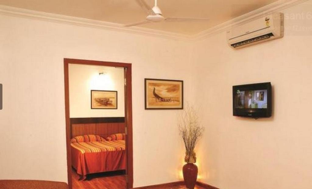 Hotel Hill View Kochi Екстериор снимка