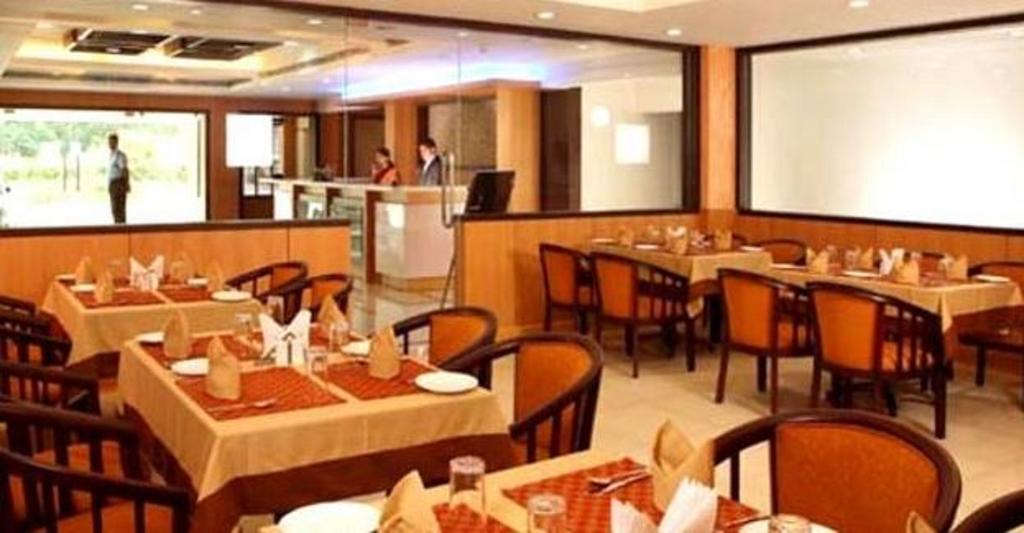 Hotel Hill View Kochi Екстериор снимка