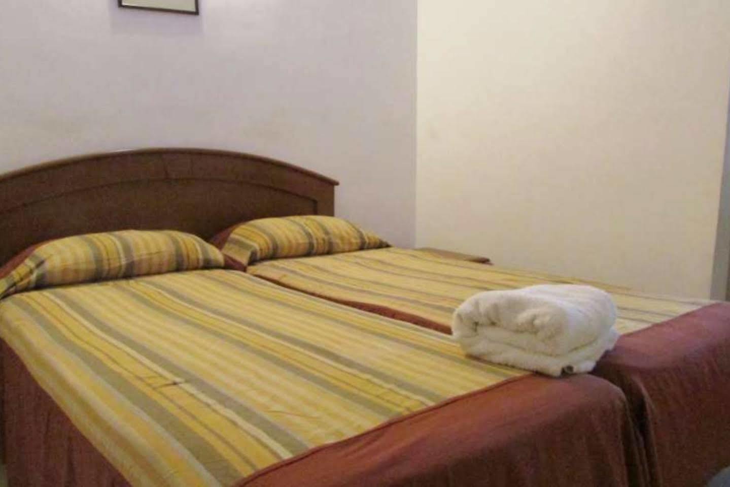 Hotel Hill View Kochi Екстериор снимка